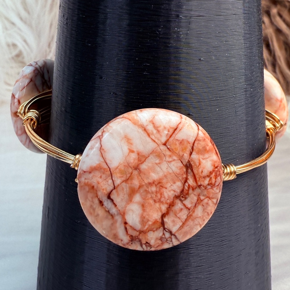 Wired wrapped goldtone, three stone bangle bracelet - Picture 6 of 14